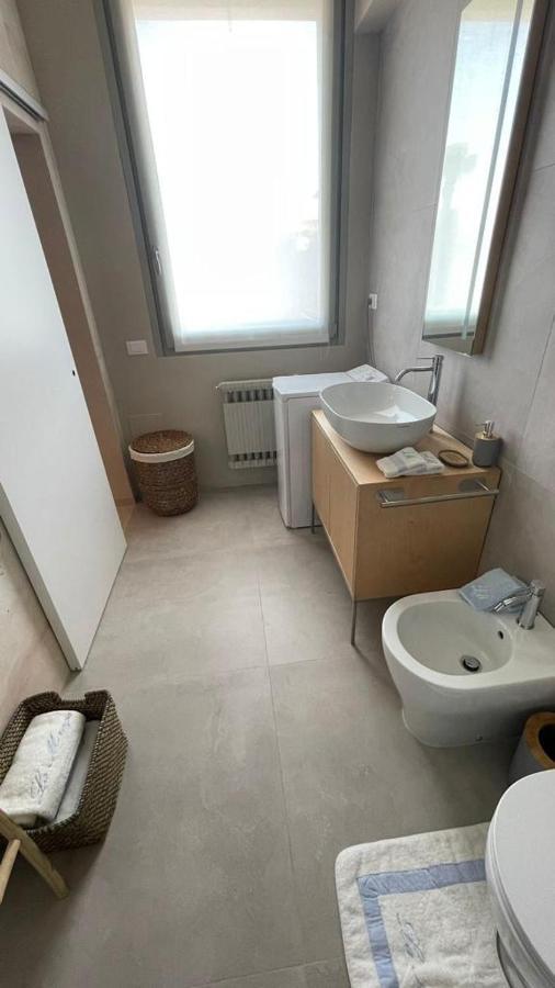 La Mirage Apartment Desenzano del Garda Luaran gambar